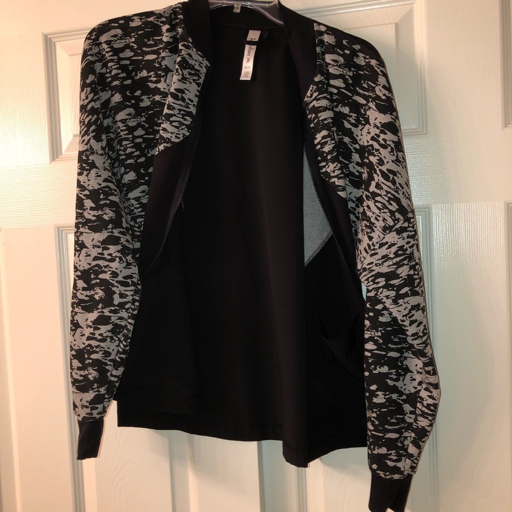 Jacket - Picture 4 of 4